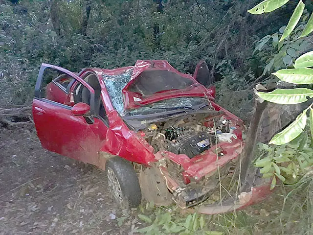 Irmã do prefeito de Anastácio sofre capotamento na BR 262 a 30km da cidade