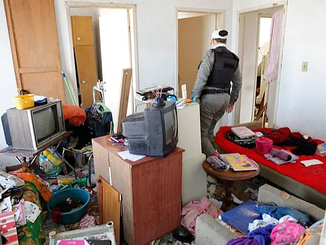 Filha de 11 anos mantinha mãe presa em casa