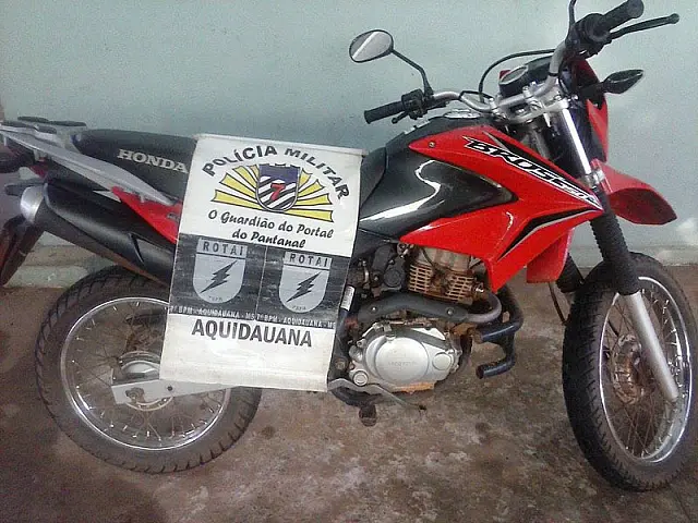 Adolescente de 17 anos é detido com moto furtada