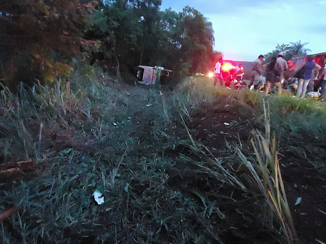 Identificada mulher morta em acidente com ônibus de turismo na BR-262