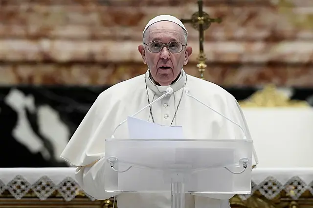 Na mensagem de Páscoa, Papa Francisco pede que vacinas contra Covid-19 sejam distribuídas a países