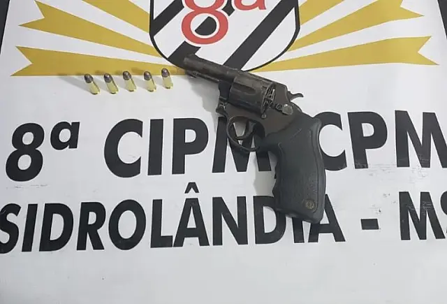 Após acidente de trânsito, homem acaba preso por porte ilegal de arma de fogo