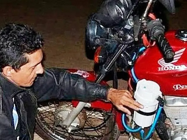 Acreano cria moto que usa combustível à base de água e faz 60 km por litro