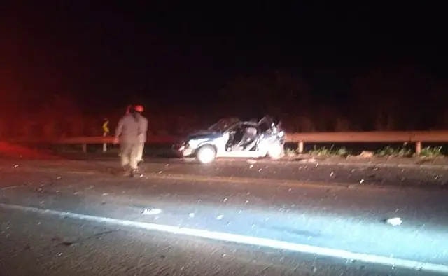 Criança de 3 anos morre ao ser arremessada de carro durante acidente na BR-262