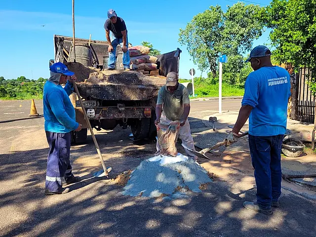 Equipe de manutenção faz reparo de bueiros no Nova Aquidauana após chuvas
