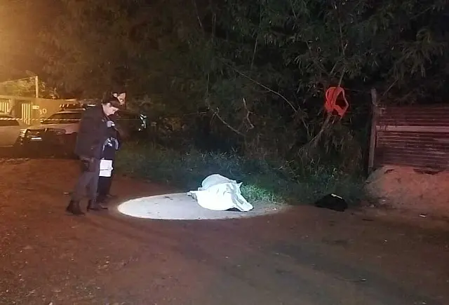 Homem é assassinado com pedradas e golpes de faca