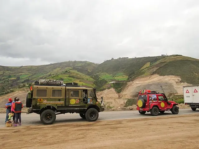 Aventureiros de Aquidauana encontram forte esquema de segurança na chegada ao Equador