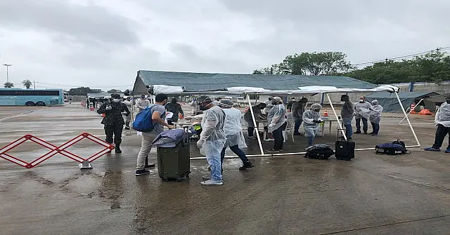 Vindos da Bolívia, 150 brasileiros repatriados começam a chegar em Corumbá