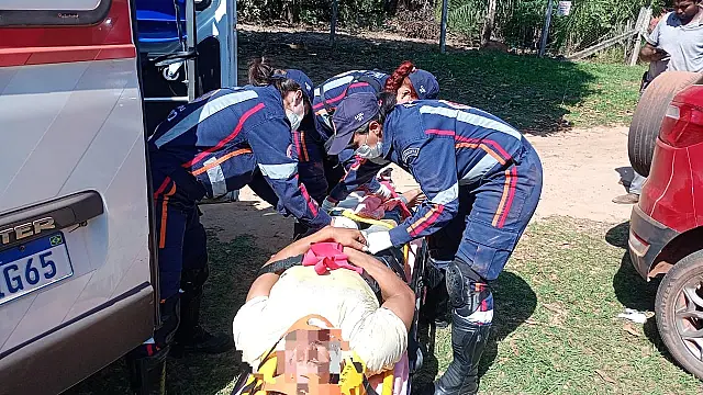 Queda de trator deixa homem ferido na região de Cipolândia
