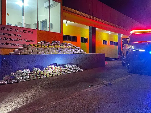 PRF apreende mais de 99 kg de drogas em abordagem na BR-262 em Corumbá