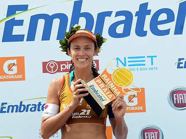Aquidauanense Talita conquista coroa de Rainha da Praia pela terceira vez
