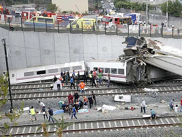 Condutor do trem que descarrilou na Espanha está sob custódia policial