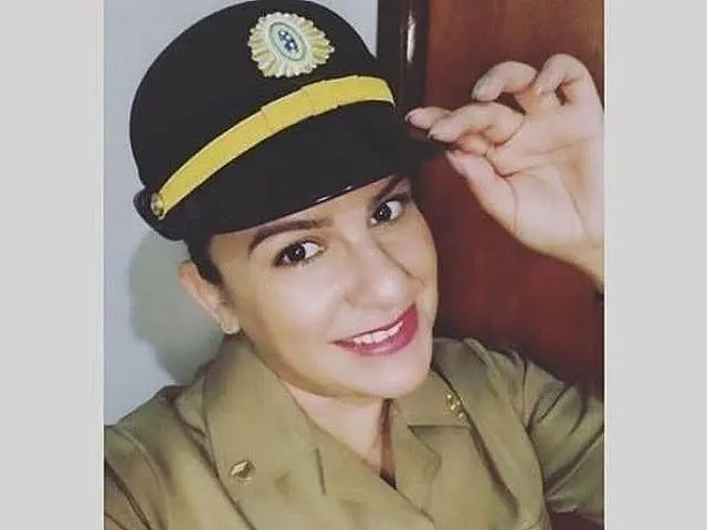 Estelionatária que dizia ser sargento do Exército deu golpe de R$ 3 mil na filha