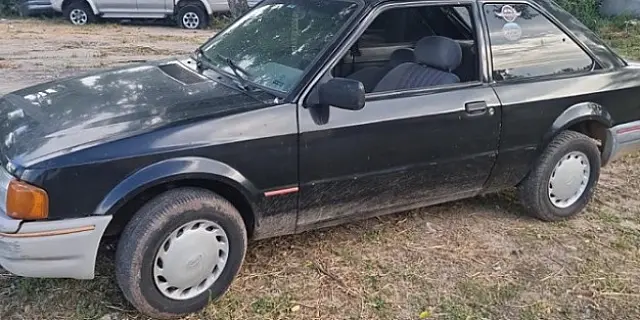 Carro furtado em dezembro é encontrado abandonado na Bolívia