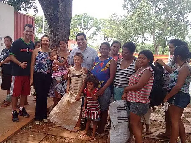 Prefeito e primeira-dama de Anastácio visitam 'Adote 1 Atleta' e fazem doação