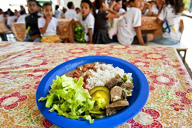 Em 2 anos, 13 milhões de brasileiros deixam de passar fome