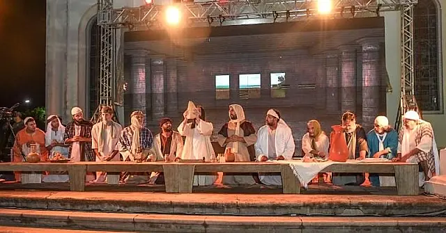 Teatro Paixão de Cristo reúne fé e turismo em Aquidauana