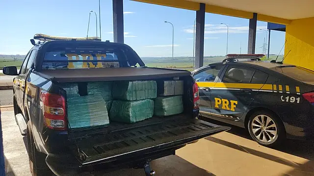 Durante fuga, traficantes capotam veículo e são presos