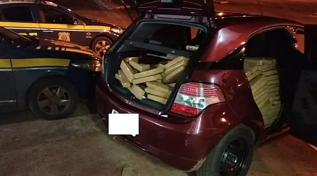 PRF apreende 685,5 quilos de maconha após tentativa de fuga