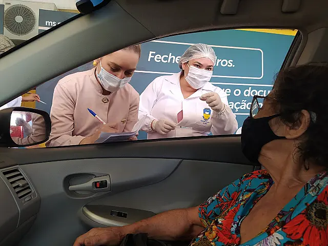 Idosos acima de 60 anos que já foram vacinados contra covid, podem receber a dose da Influenza