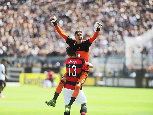 Goleiro Thiago brilha e garante o tri do Fla na Copinha sobre o Timão