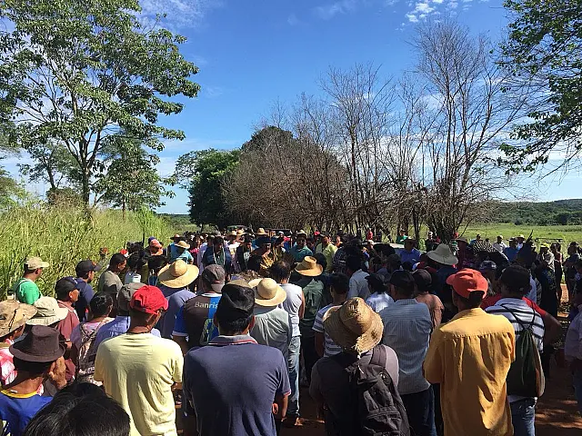 Grupo faz protesto em MS contra decisão de não reconhecer Buriti como terra indígena