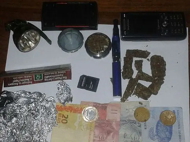 Jovem é preso com drogas e CNH vencida em Anastácio