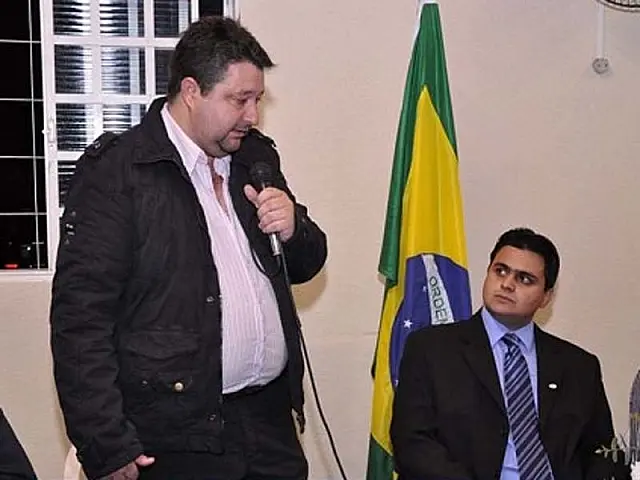 Clézio acompanha solenidade de posse do Sindicato dos Empregados no Comércio