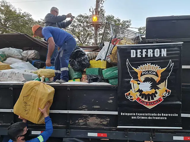 Polícia Civil apreende carreta com mais de 5 toneladas de drogas e prende cinco