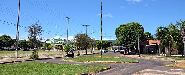 Em menos de dois dias, bandeira do Brasil é furtada na entrada da cidade