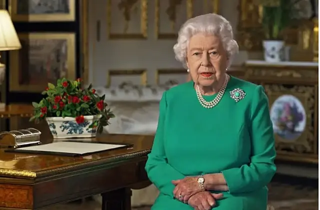 Rainha Elizabeth II morre aos 96 anos, confirma Palácio de Buckingham