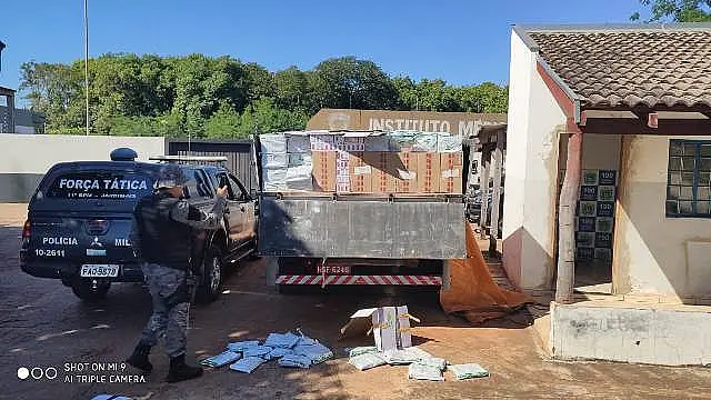 Homem é preso por descaminho e 140 caixas de cigarro são apreendidas