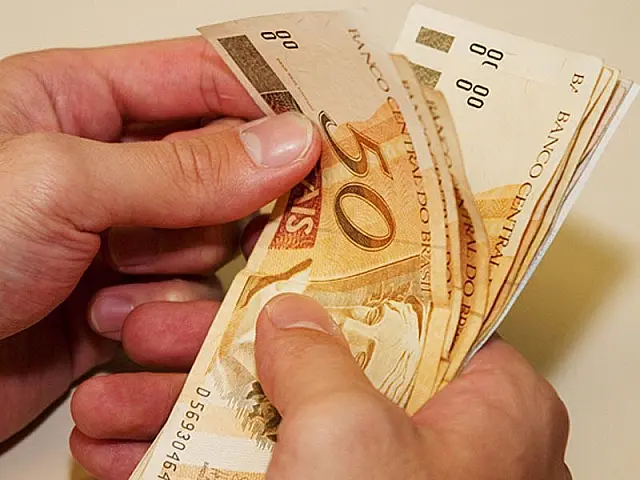 Novo salário mínimo entra em vigor