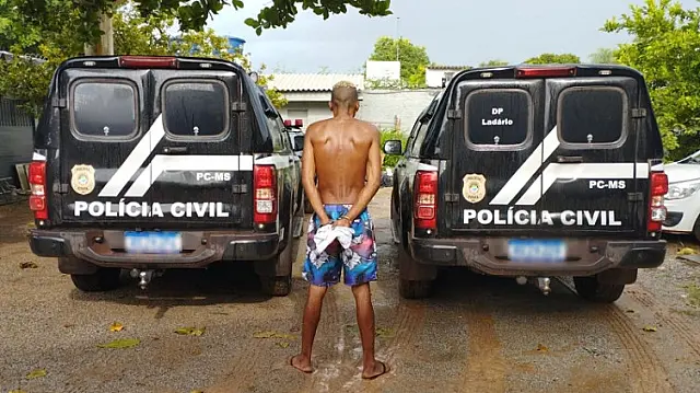Polícia 'estoura' boca de fumo e prende traficante