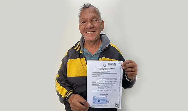 Defensoria consegue título imobiliário para homem após 29 anos de espera