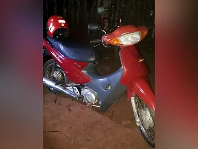 Bebê de 8 meses morre em acidente de moto após mãe desviar de cachorro