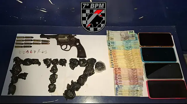 Força Tática prende quatro pessoas por tráfico e apreende arma em Anastácio