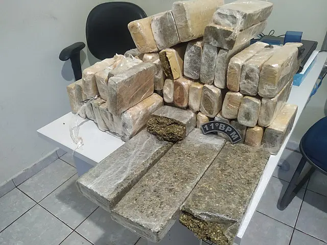 Jovem é preso em flagrante com 23 kg de maconha em Guia Lopes da Laguna