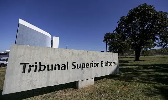 Candidaturas devem ser registradas na Justiça Eleitoral até dia 15