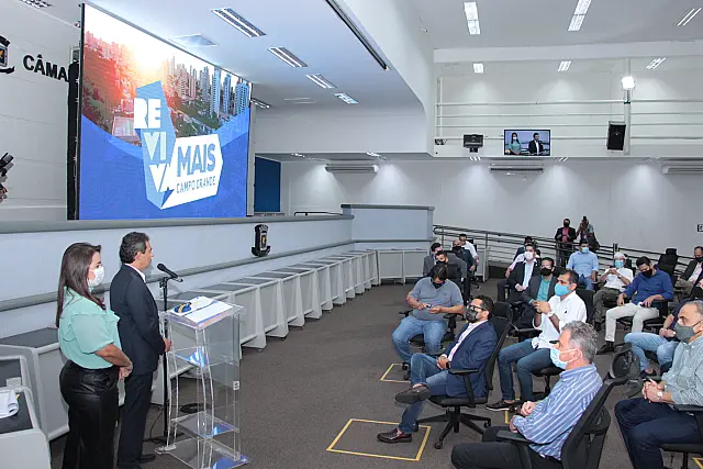 Marquinhos anuncia pacote de 55 obras e 24 mil empregos