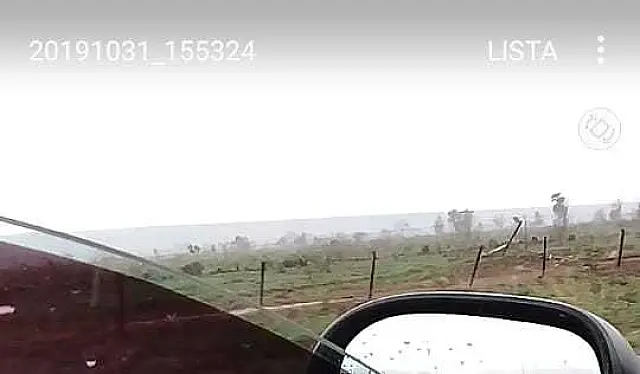 Agora: vendaval derruba postes de luz na estrada de Dois Irmãos do Buriti