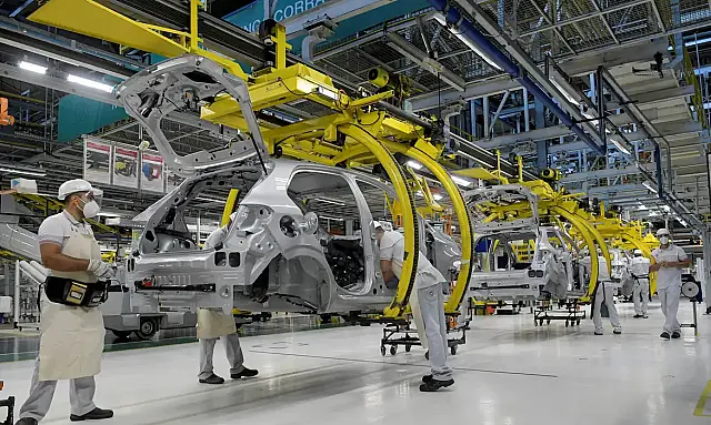 Atividade econômica brasileira cresce 0,4% em fevereiro