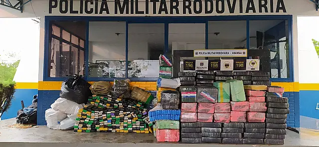 Militares apreendem caminhão e mais de 2 toneladas de droga na MS-156