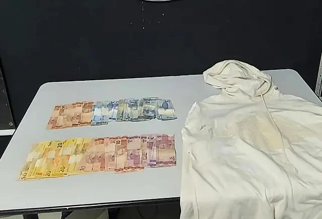 Homem é preso após furtar dinheiro de conveniência