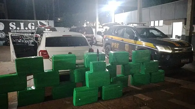PRF apreende 373 Kg de maconha e recupera veículo em Maracaju