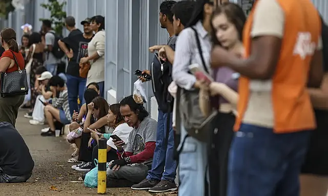 Segundo dia do Enem: candidatos respondem a 90 questões até 18h30
