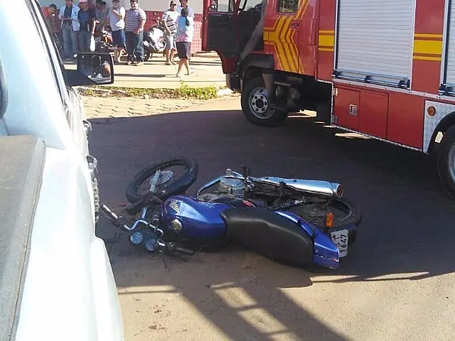Vítima de acidente abandona motocicleta e foge antes do socorro chegar