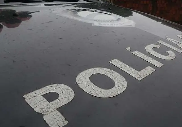 Enciumado homem ameaça companheira e desaparece levando o celular dela