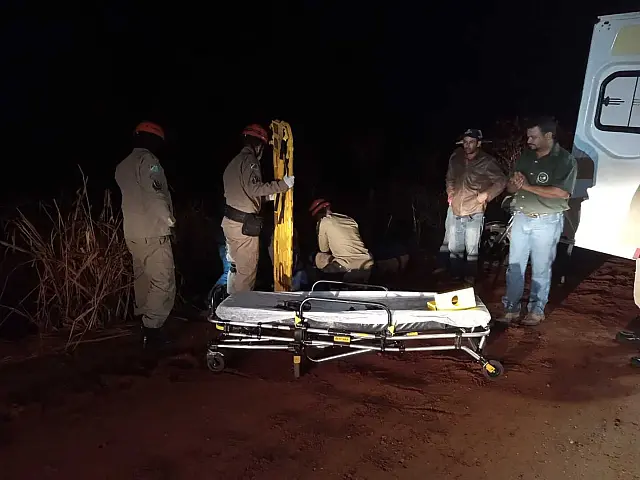 Homem fica ferido após ser atropelado na Estrada do Pulador