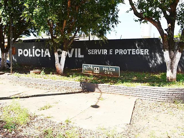 Homem furta celular de conveniência, mas desiste da ação e foge em Anastácio